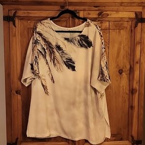 Women's pull over top with feather design 2xl